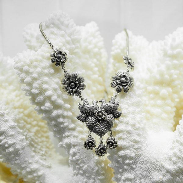 j6 necklace